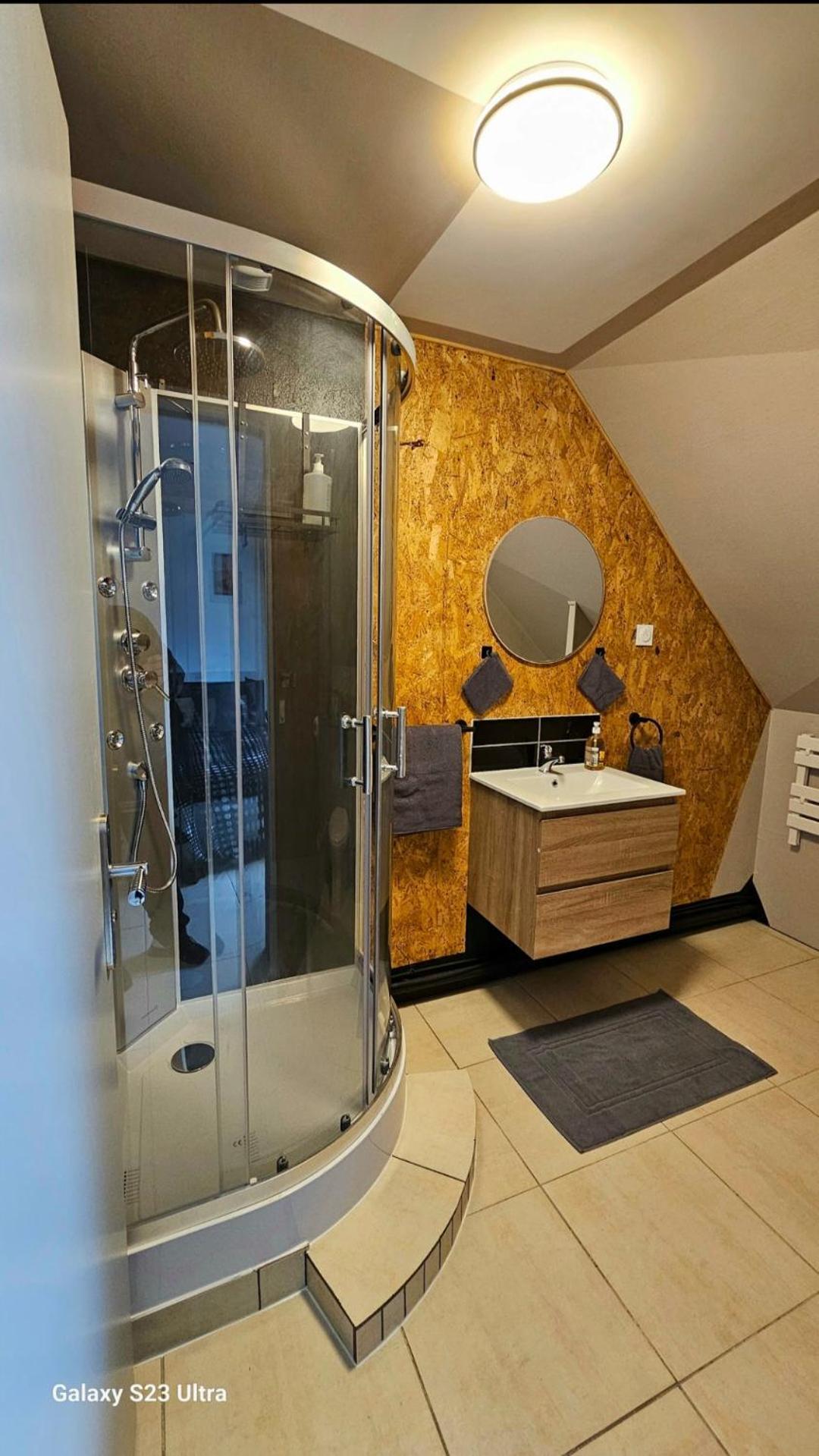 Madame Hotel Clerey Luaran gambar